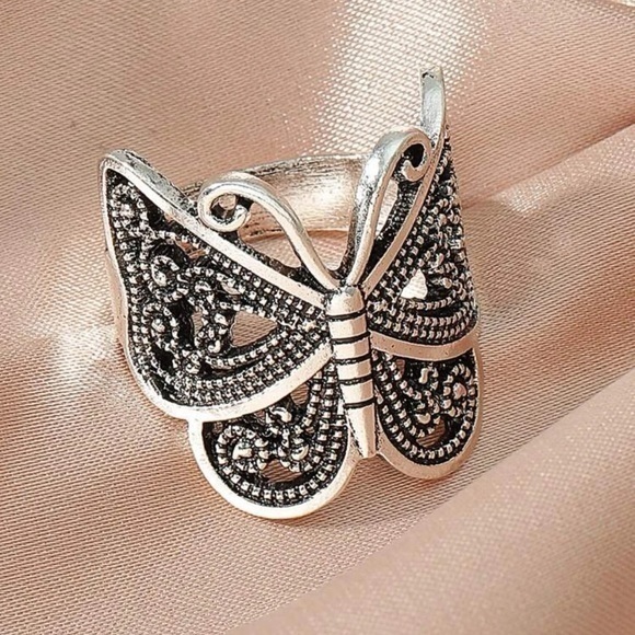 Hollow Out Butterfly Ring Antique Silver - Picture 3 of 6